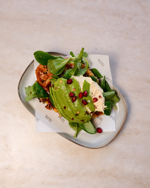 HUMMUS AVOCADO
