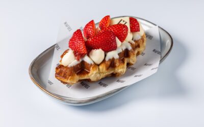 STRAWBERRY CHEESECAKE WAFFEL